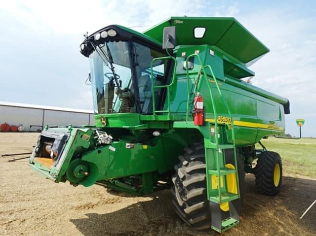 Image of John Deere 9560 STS equipment image 2