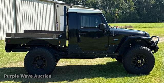 Image of Jeep Wrangler equipment image 3