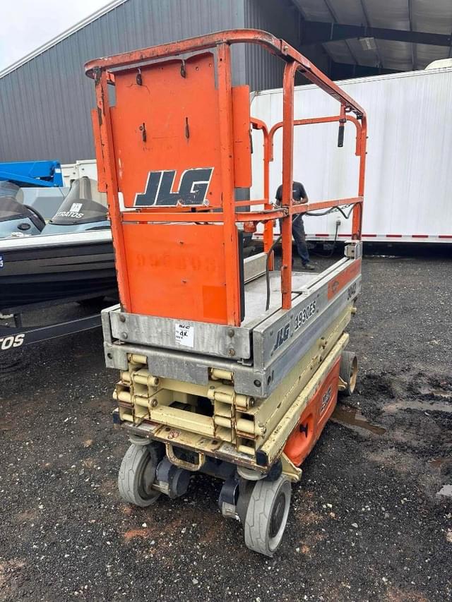 Image of JLG 1930ES equipment image 2