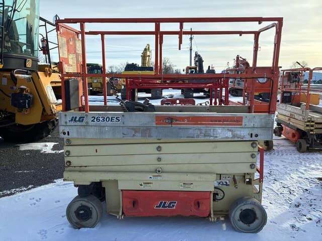 Image of JLG 2630ES equipment image 1