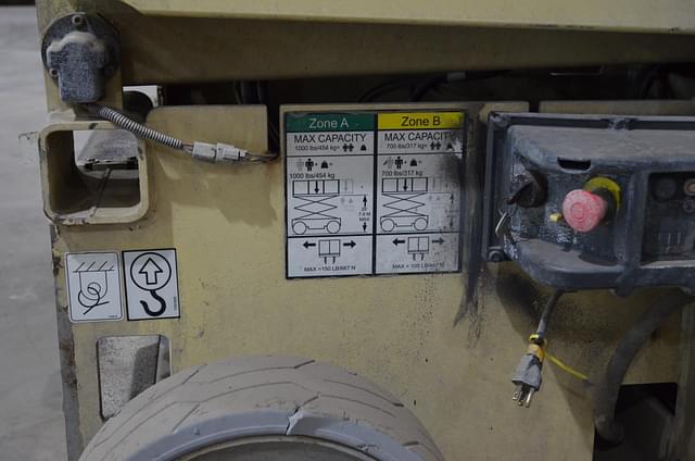 Image of JLG 3246ES equipment image 2