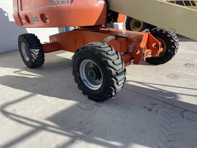 Image of JLG 400S equipment image 3