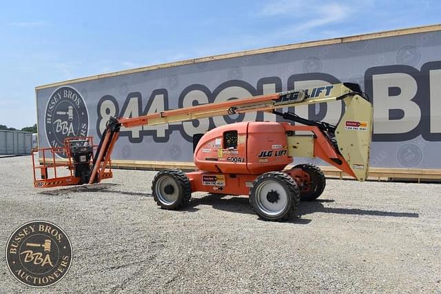 Image of JLG 600AJ equipment image 4