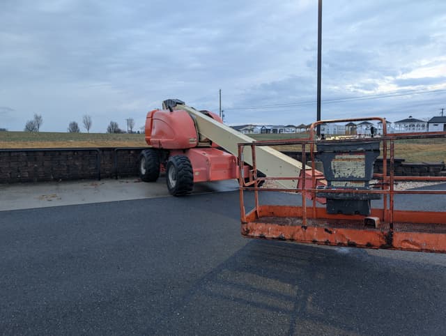 Image of JLG 600S equipment image 2