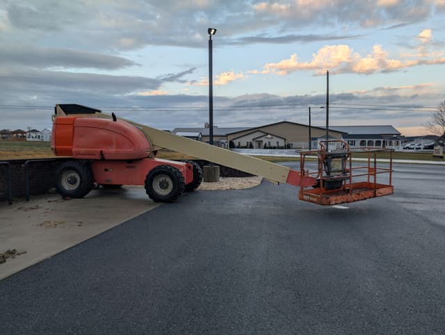 Image of JLG 600S equipment image 1