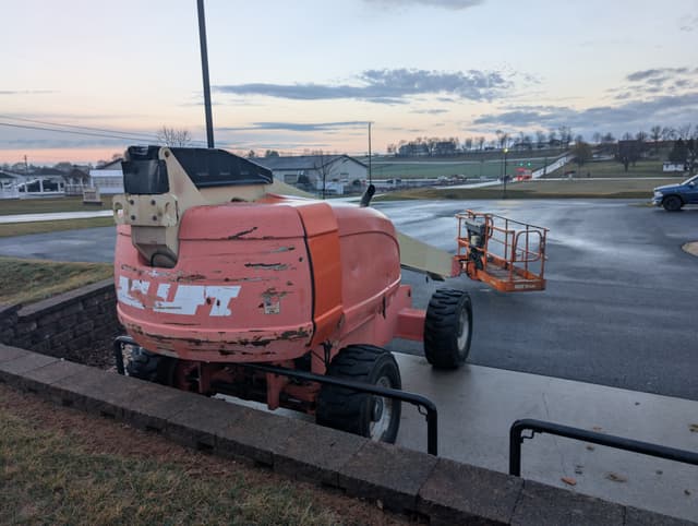 Image of JLG 600S equipment image 3