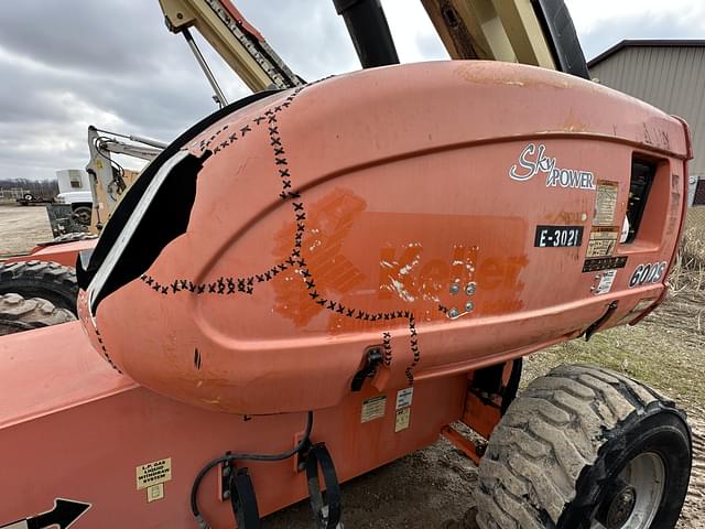 Image of JLG 600S equipment image 3