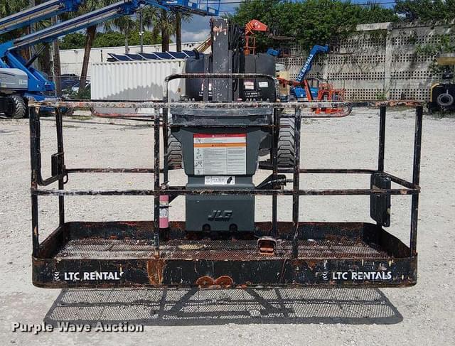 Image of JLG 800AJ equipment image 1