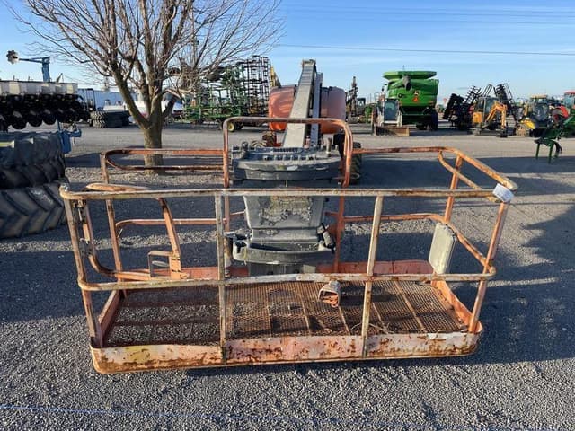 Image of JLG 800S equipment image 1