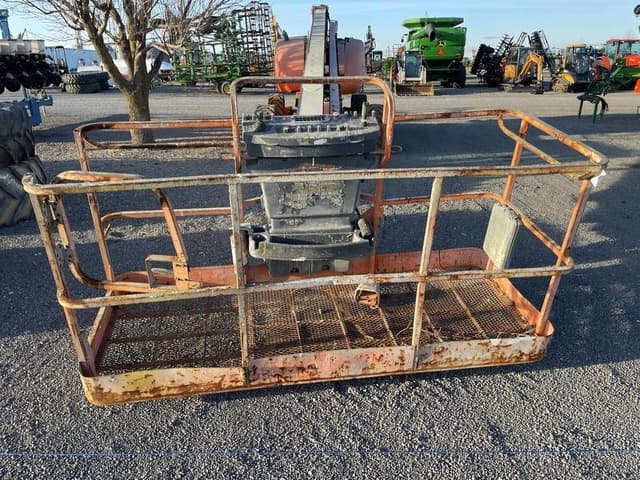 Image of JLG 800S equipment image 3