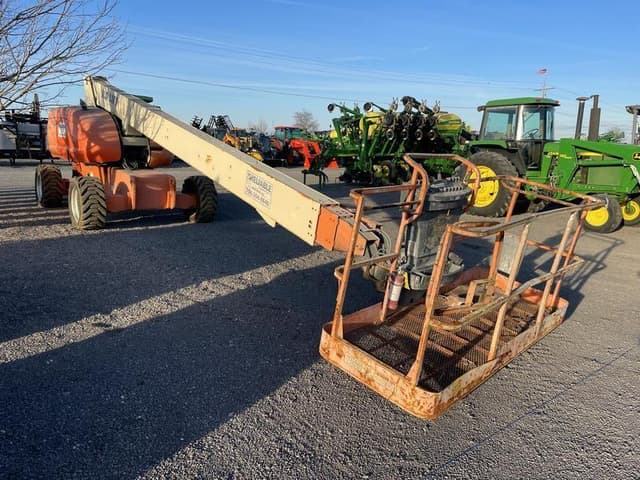 Image of JLG 800S equipment image 2
