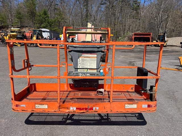 Image of JLG 800S equipment image 2