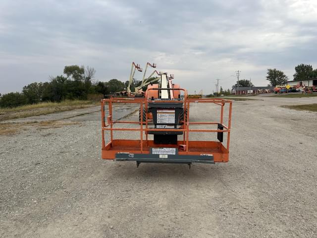 Image of JLG 800S equipment image 2