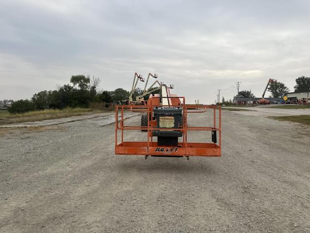 Image of JLG 800S equipment image 2