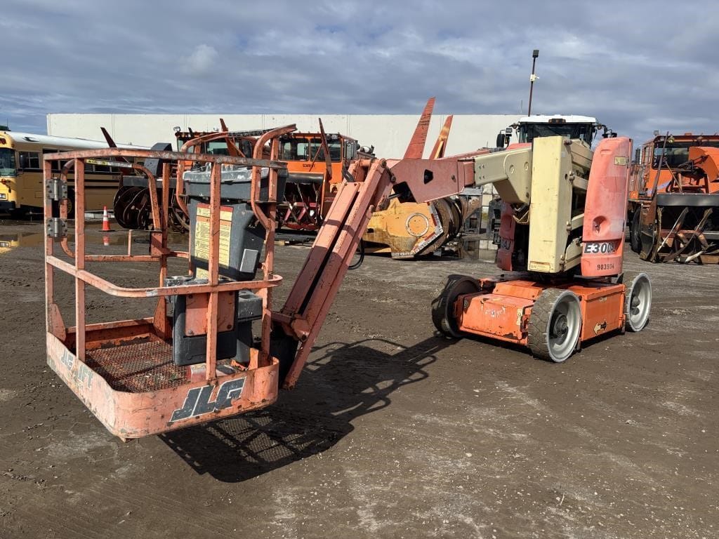 2007 JLG E300AJ Equipment Image0