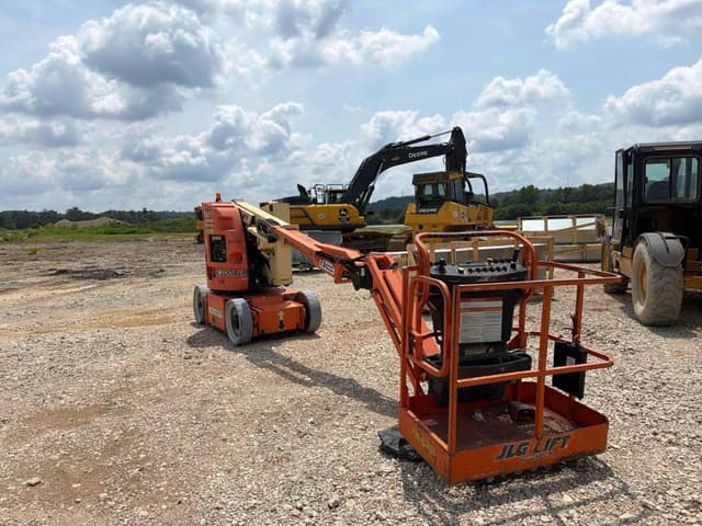 Image of JLG E300AJP equipment image 1
