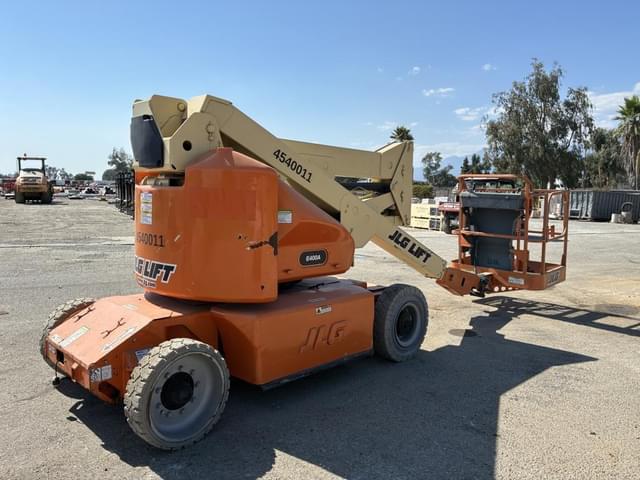 Image of JLG E400A equipment image 2