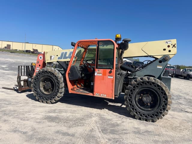 Image of JLG G6-42A equipment image 2