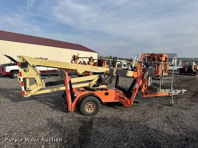 Image of JLG T350 equipment image 3