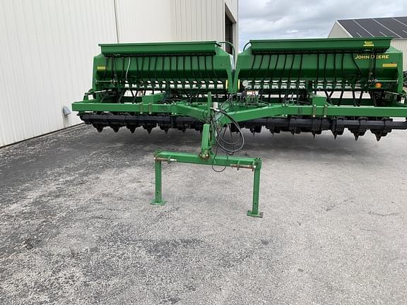 Image of John Deere 1590 equipment image 1