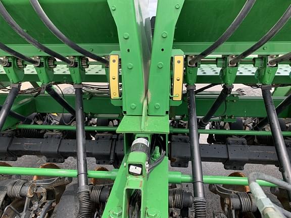 Image of John Deere 1590 equipment image 4