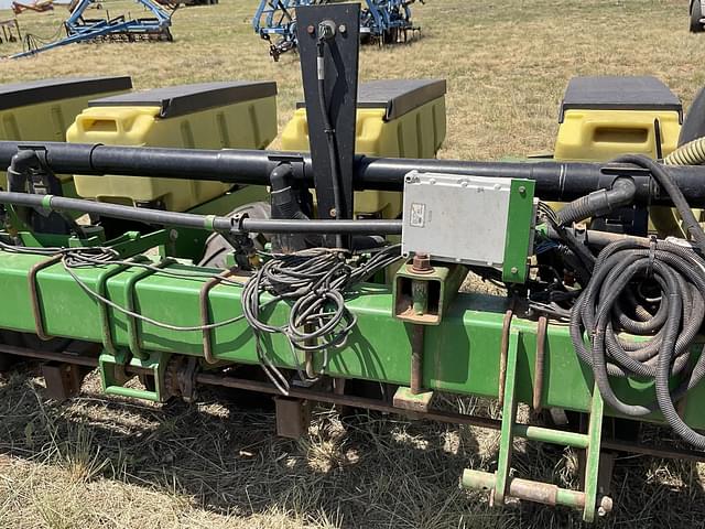 Image of John Deere 1700 equipment image 4