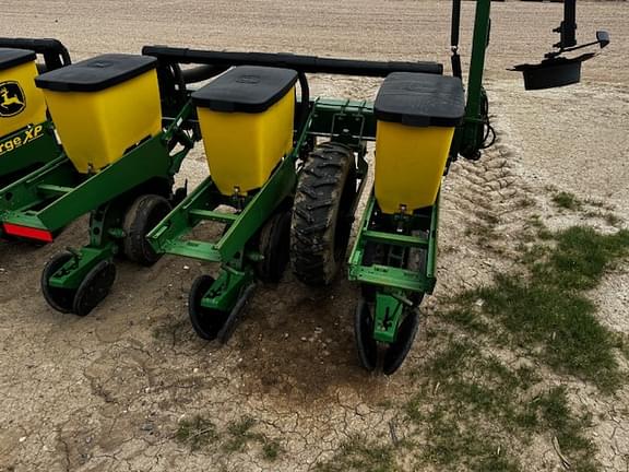 Image of John Deere 1710 equipment image 3