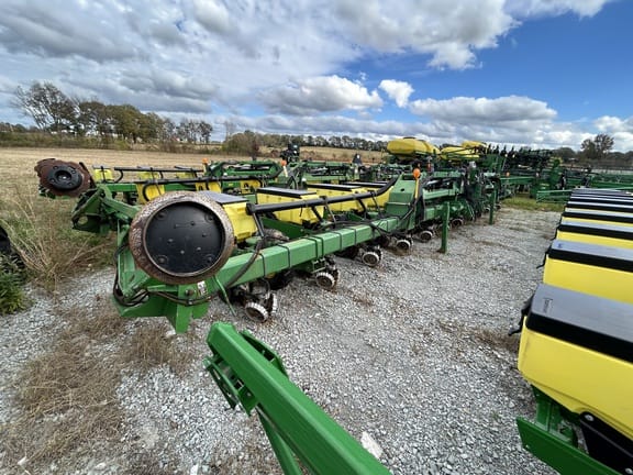 2007 John Deere 1720 Equipment Image0