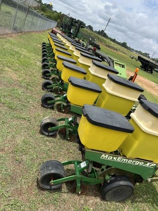 Image of John Deere 1720 equipment image 1