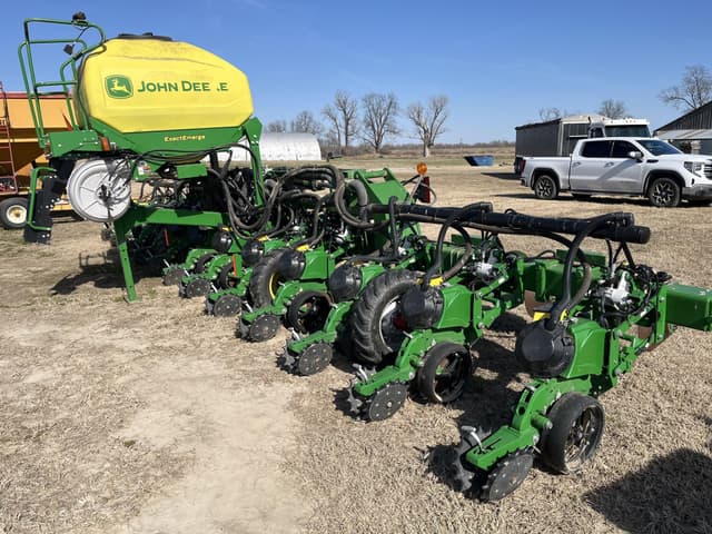 Image of John Deere 1720 equipment image 2