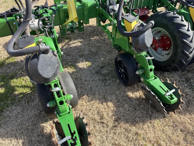 Image of John Deere 1720 equipment image 4