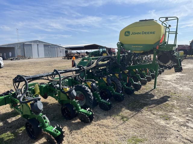 Image of John Deere 1720 equipment image 3