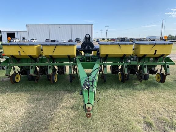 Main image John Deere 1750