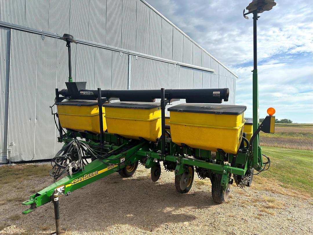 Image of John Deere 1750 Primary image