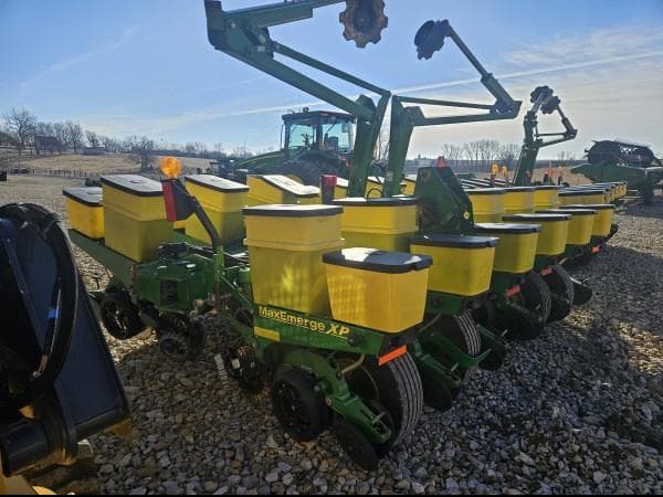 Image of John Deere 1760 equipment image 4