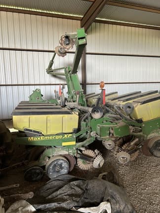 Image of John Deere 1760 equipment image 2