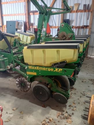 Image of John Deere 1760 equipment image 3