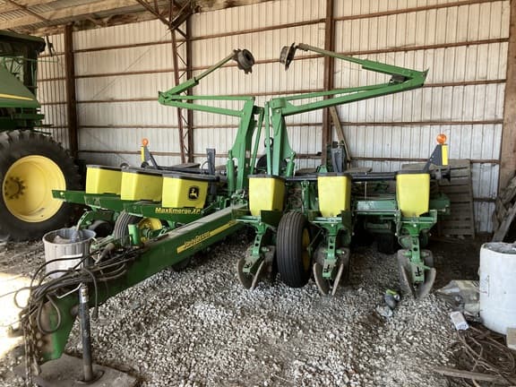 Image of John Deere 1760 Primary image
