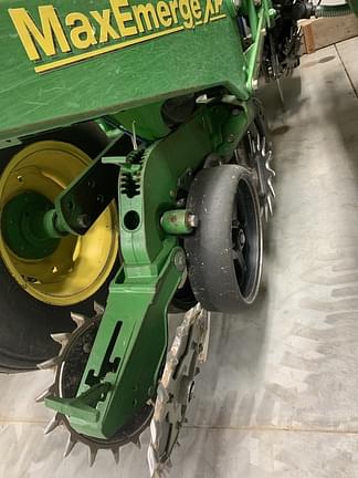 Image of John Deere 1760 equipment image 4