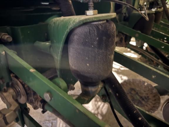 Image of John Deere 1770 equipment image 4