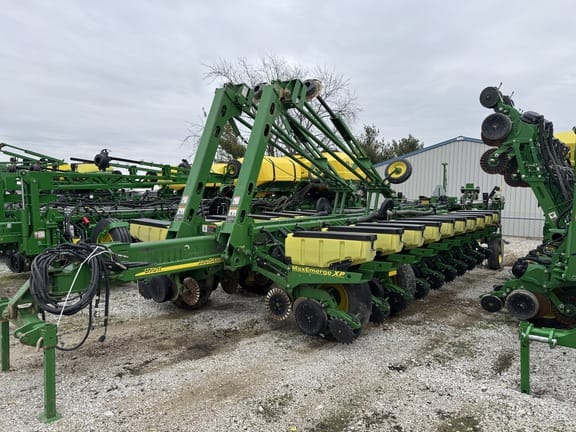 2007 John Deere 1770 Equipment Image0