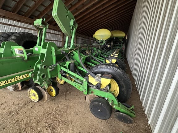 2007 John Deere 1770 Equipment Image0
