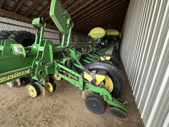 Image of John Deere 1770 equipment image 4