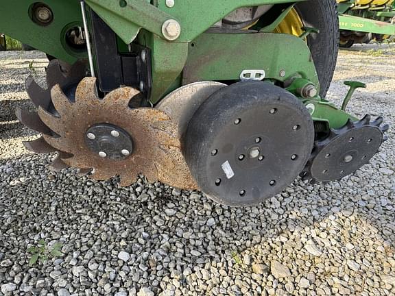 Image of John Deere 1770 equipment image 4