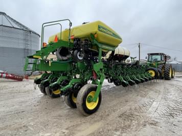 Main image John Deere 1770