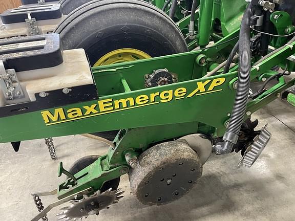 Image of John Deere 1770 equipment image 2