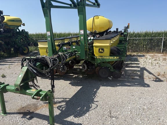 2007 John Deere 1770 Equipment Image0