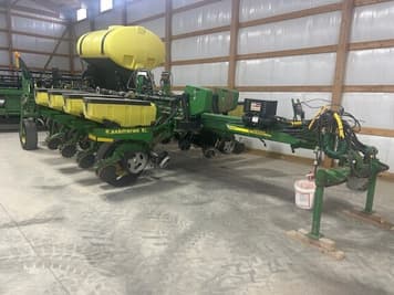 Main image John Deere 1770