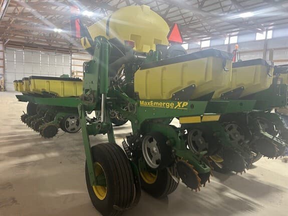 Image of John Deere 1770 equipment image 4