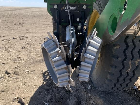 Image of John Deere 1770 equipment image 4